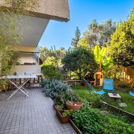 Spacieux En Rez De Jardin