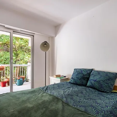 Spacieux En Rez De Jardin *